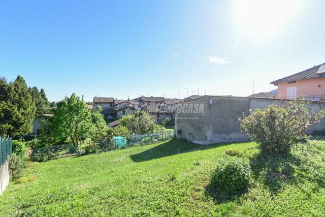 4-room flat in Via Alessandro Manzoni, Erba - Photo 1