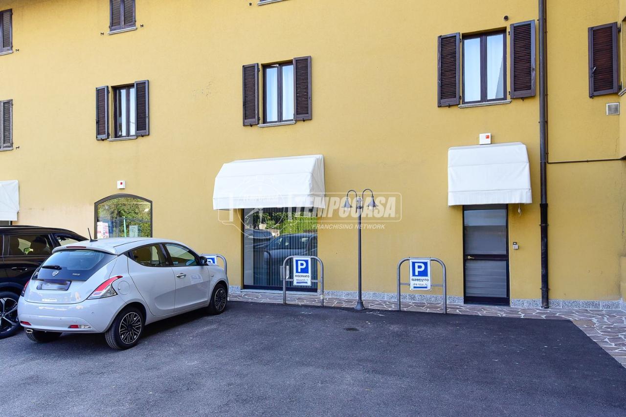 Ufficio in Via Alessandro Volta, Erba, {3} - Foto 1