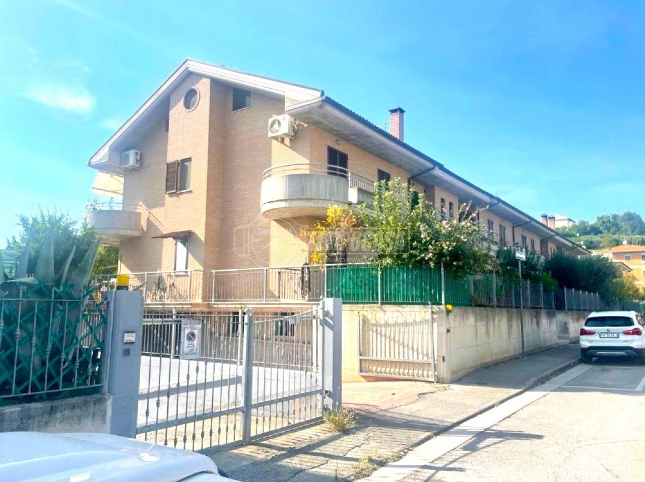 Appartamento in vendita a Colli Del Tronto