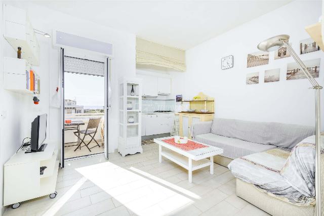 3-room flat in Via Forte dei Marmi, Fiumicino - Photo 1