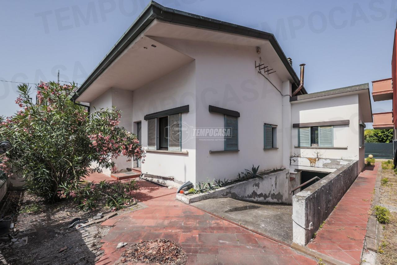 Casa indipendente in vendita a Rimini