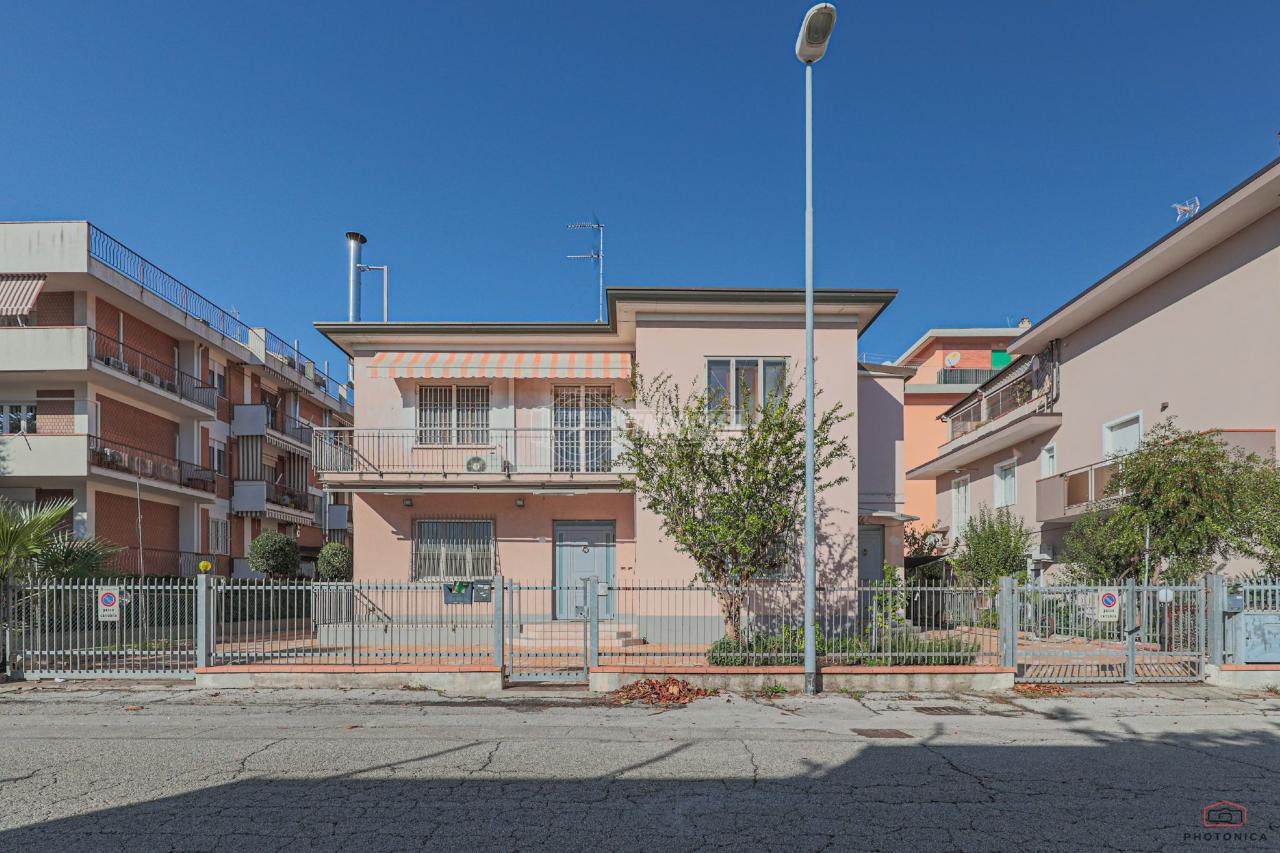 Casa indipendente in vendita a Rimini