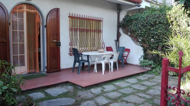 Terraced house, Massa - Photo 1