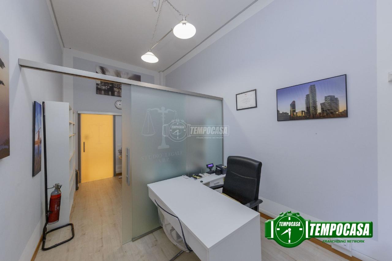 Negozio in Via Marcantonio dal Re, Milano - Foto 1