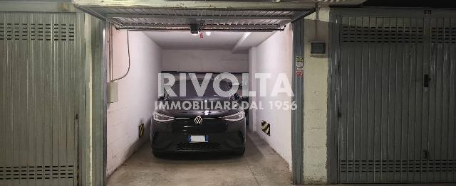 Garage or car box in Via Monte Nero, Roma - Photo 1