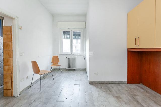 Einzimmerwohnung in Via Eugenio Villoresi 24, Bresso - Foto 1