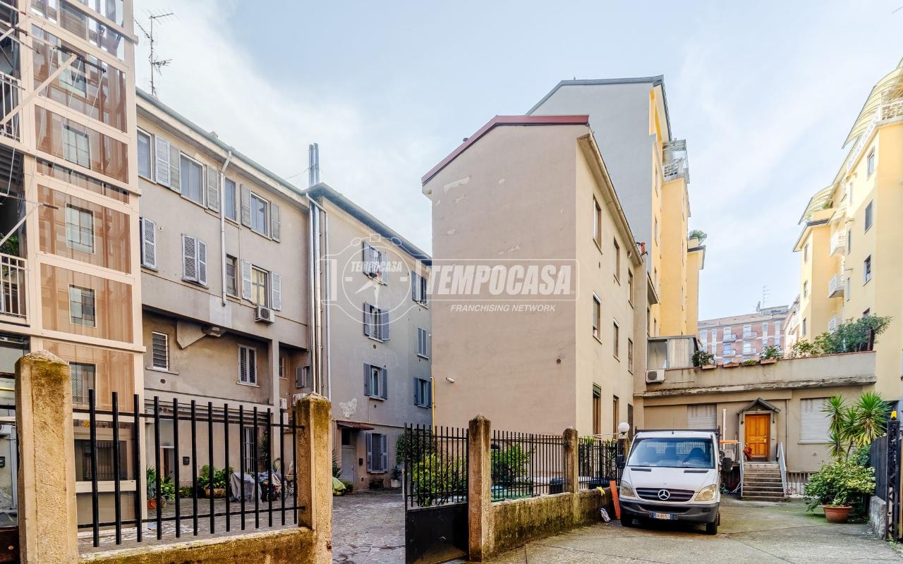 Magazzino in Via Bessarione 16/Uniti, Milano, {3} - Foto 2