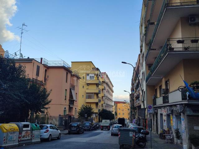 Zweizimmerwohnung in Via Battistello Caracciolo, Napoli - Foto 1