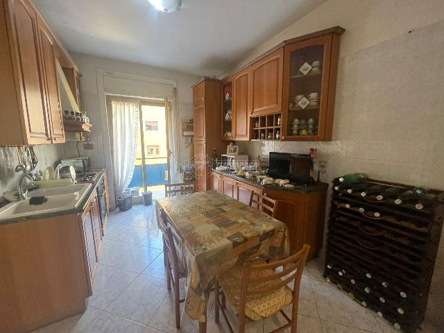 2-room flat in Via Domenico Fontana, Napoli - Photo 1