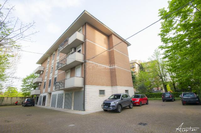 Vierzimmerwohnung in Via Anfossi 56, Modena - Foto 1