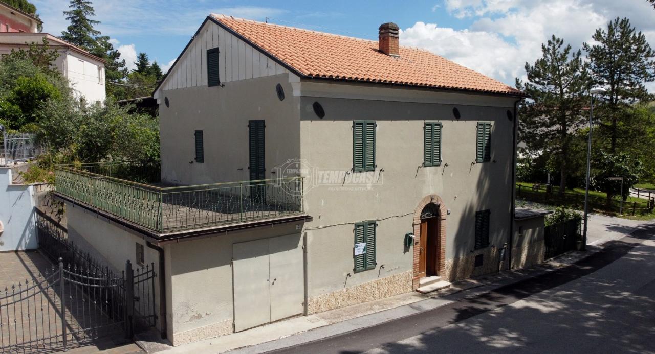 Casa indipendente in vendita a Belforte Del Chienti