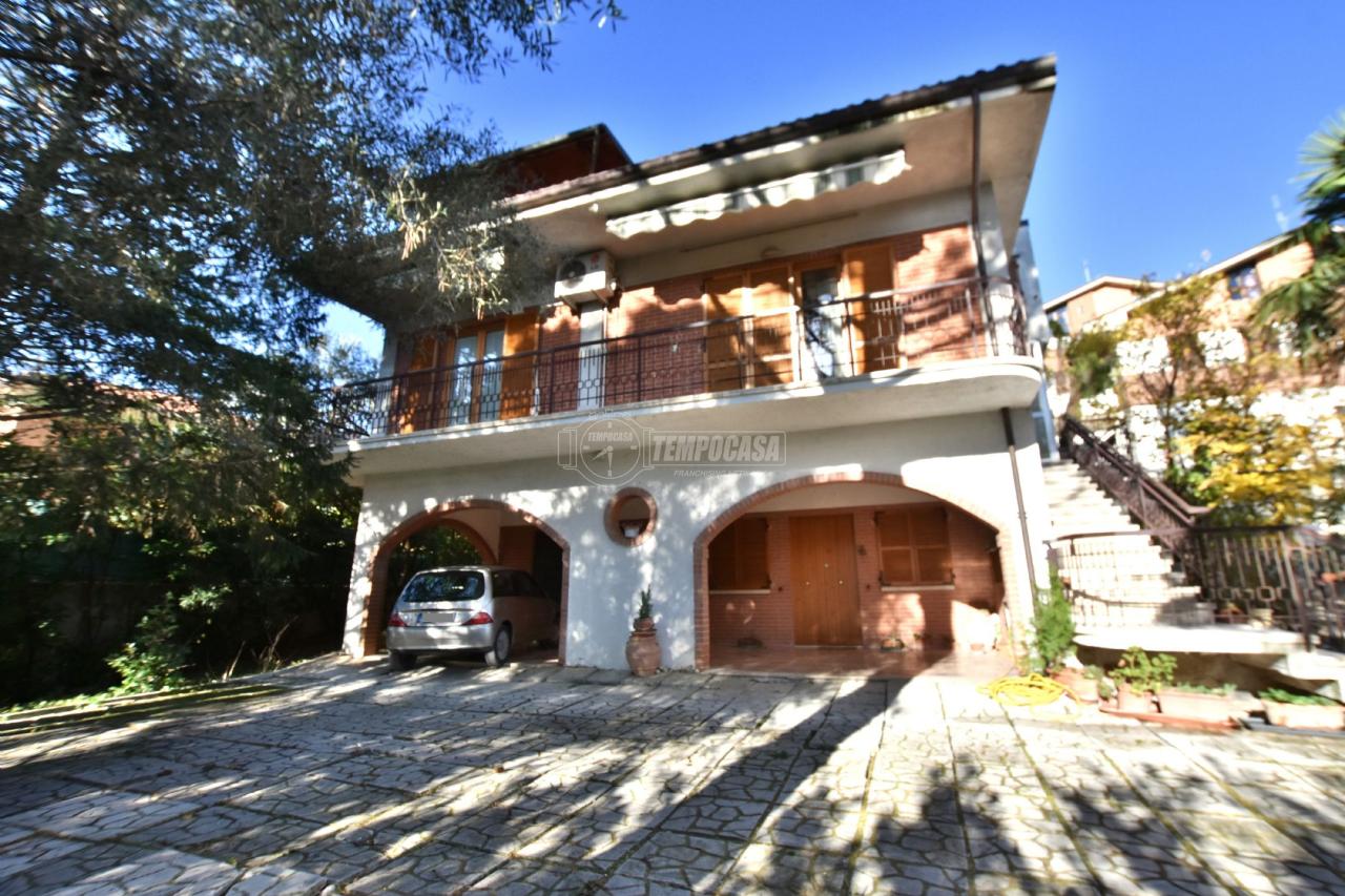 Villa a schiera in vendita a Tolentino