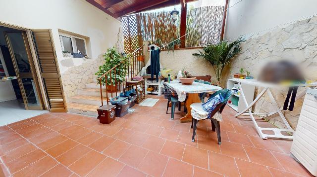 Detached house in Corso di Carbonara Vittorio Emanuele, Bari - Photo 1