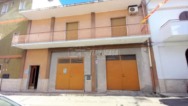 Detached house in Via Ciro Menotti 4, Adelfia - Photo 1