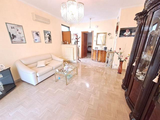 3-room flat in Via Martiri di Via Fani 5, Adelfia - Photo 1