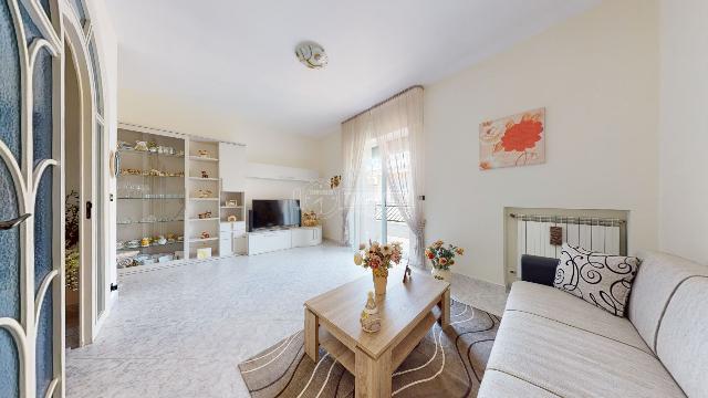 3-room flat in Via Vittorio Alfieri, Turi - Photo 1