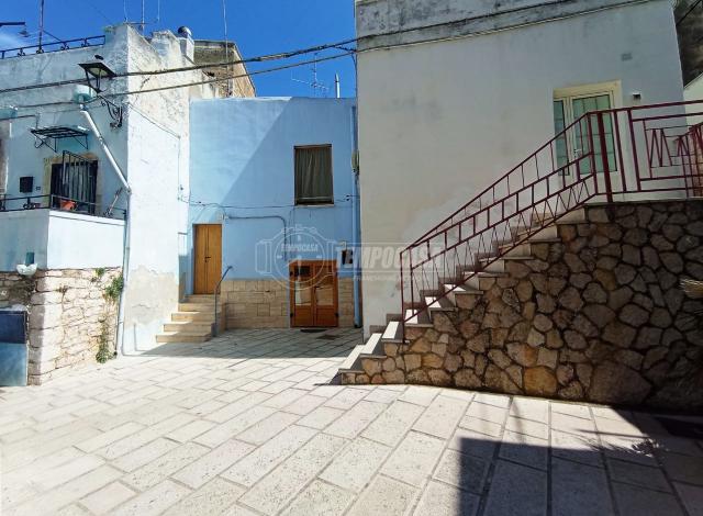 Detached house in Via Castello, Casamassima - Photo 1