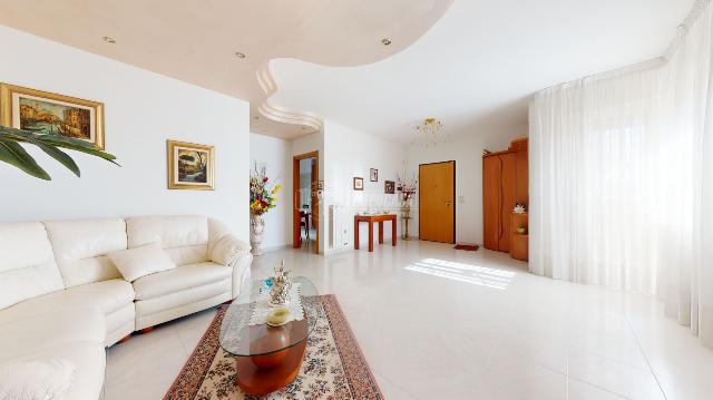 4-room flat in Via Fratelli Spinelli, Turi - Photo 1