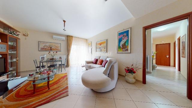 4-room flat in Via Nelson Mandela, Turi - Photo 1