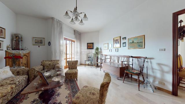 3-room flat in Via Eugenio Montale, Casamassima - Photo 1