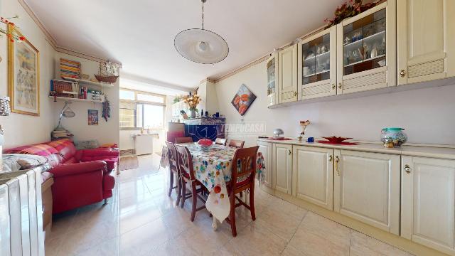 4-room flat in Via Brindisi, Casamassima - Photo 1