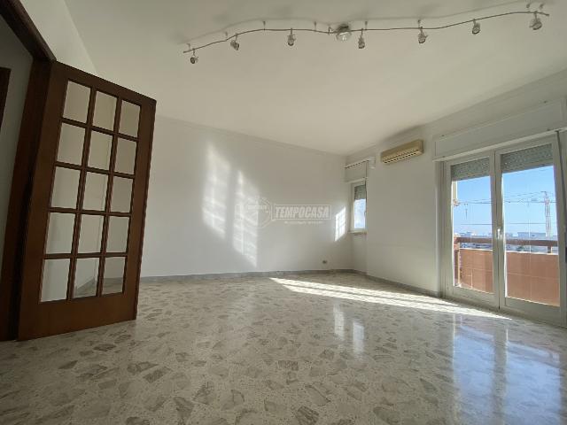 3-room flat in Via Ludovico Ariosto, Capurso - Photo 1