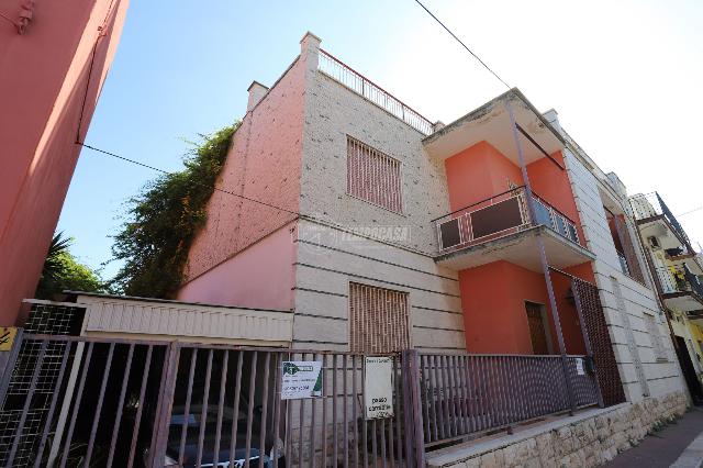 Detached house in Via Giovanni XXIII, Capurso - Photo 1