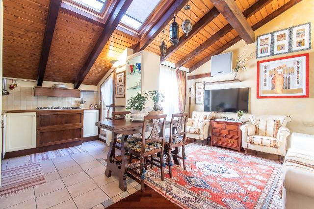 3-room flat in Via Monte Grappa, Limido Comasco - Photo 1