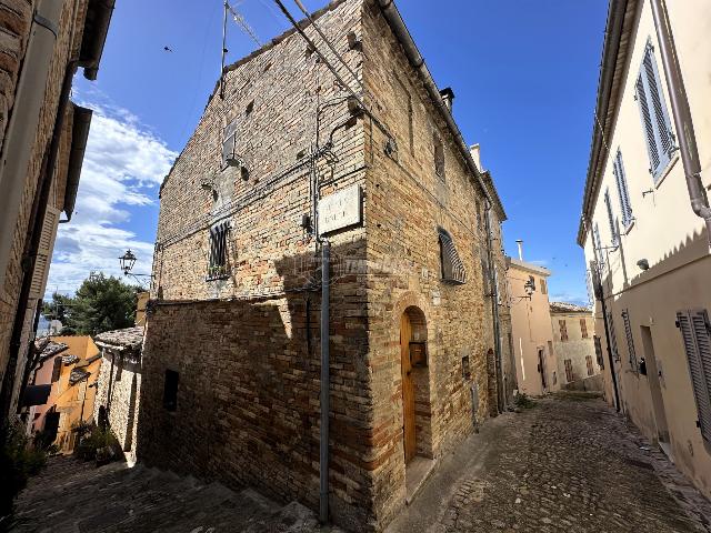 Casa indipendente in Via Castellano degli Andalò 12, Fermo - Foto 1