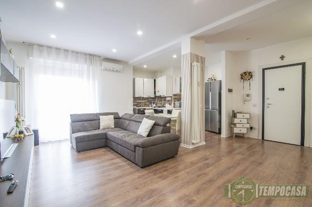 3-room flat in Via Carlo Emanuele 9, Monza - Photo 1