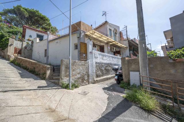 Casa indipendente in Via Peschiera 32, Messina - Foto 1