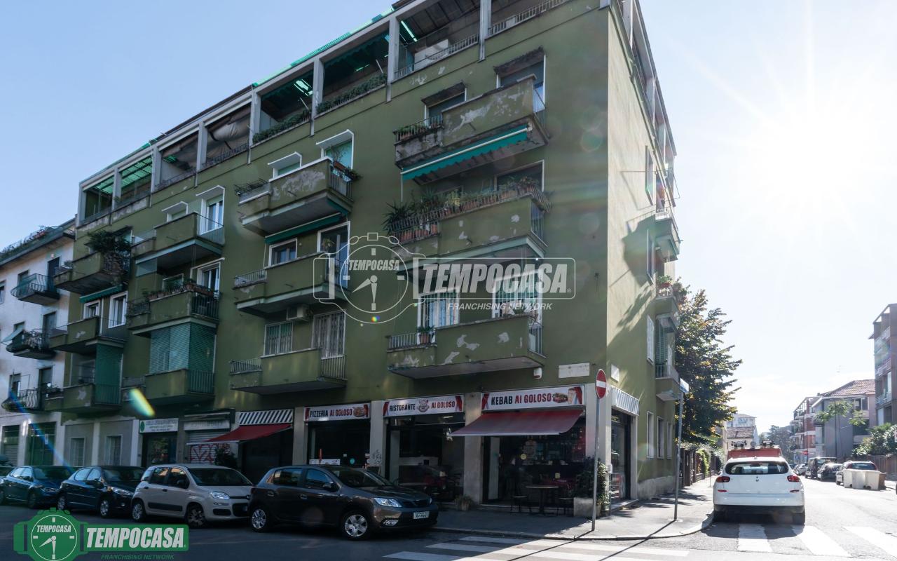 Negozio in Via Privata Golfo degli Aranci 12, Milano, {3} - Foto 1