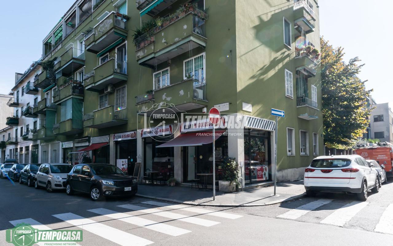 Negozio in Via Privata Golfo degli Aranci 12, Milano, {3} - Foto 2