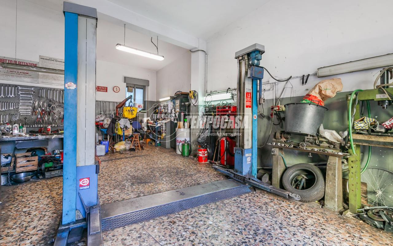 Negozio in Via Antonio Carnevali, Milano, {3} - Foto 1
