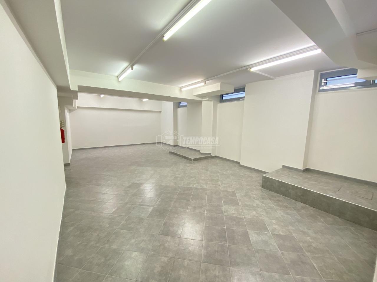 Magazzino in Via Massimo Gorki 13, Milano - Foto 1