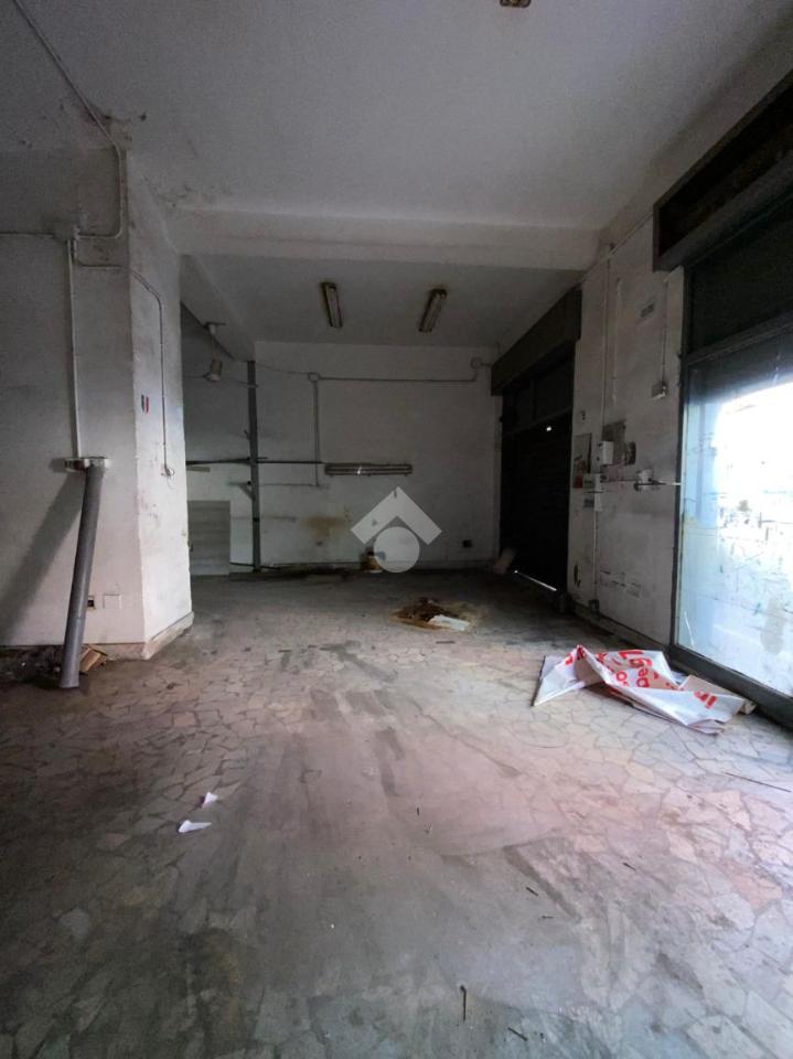 Laboratorio in Viale Privato delle Nebulose, Napoli, {3} - Foto 2