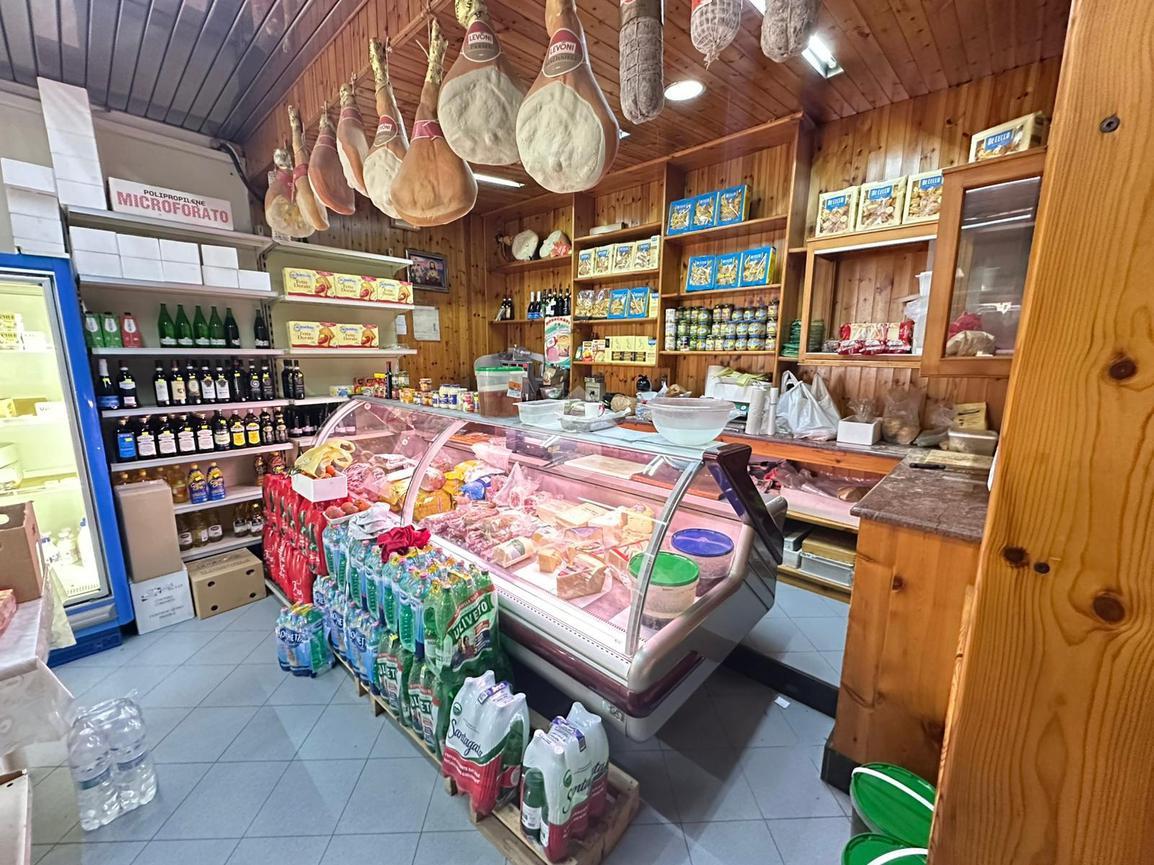Negozio in Via Canonico Stornaiuolo 34, Napoli, {3} - Foto 2