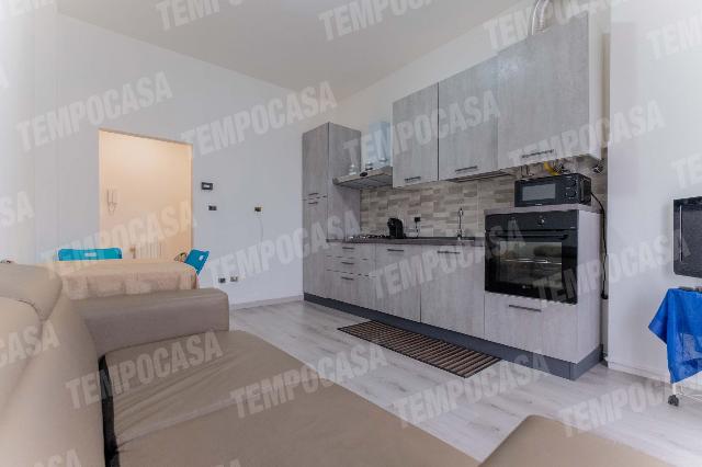 2-room flat, Pioltello - Photo 1