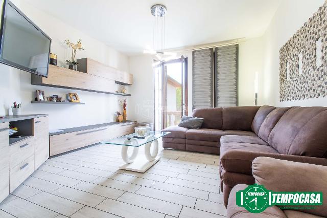 3-room flat in Via Stelvio 33, Garbagnate Milanese - Photo 1