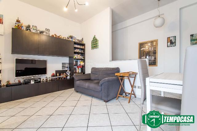 2-room flat in Via Garibaldi 203, Garbagnate Milanese - Photo 1