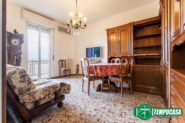 3-room flat in Via delle Betulle, Garbagnate Milanese - Photo 1