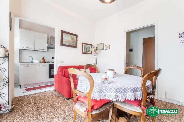 3-room flat in Via Monviso, Garbagnate Milanese - Photo 1