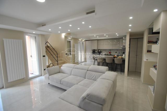 4-room flat in Via Ghiringhelli 5, Cesate - Photo 1