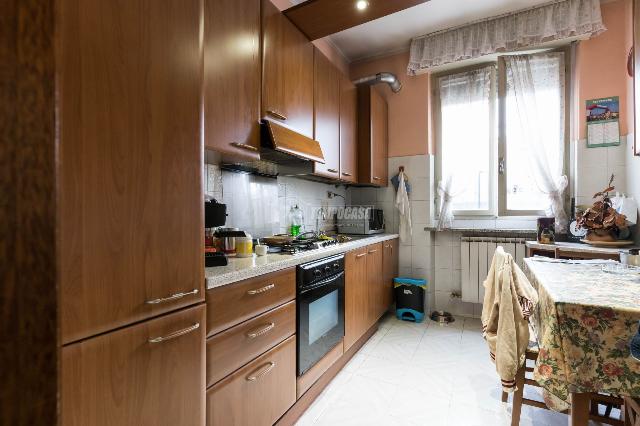 2-room flat in Via Carlo Porta, Solaro - Photo 1