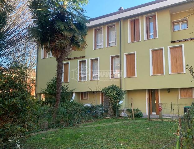 Terraced house in Via Matteotti, Arese - Photo 1