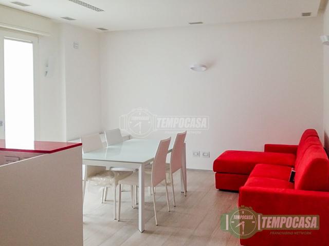 Dreizimmerwohnung in Via Martiri di Cefalonia, San Donato Milanese - Foto 1