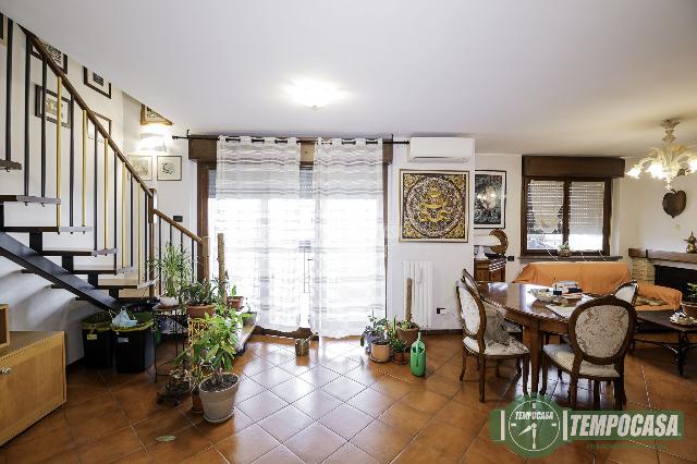 Vierzimmerwohnung in Via Olona, San Donato Milanese - Foto 1