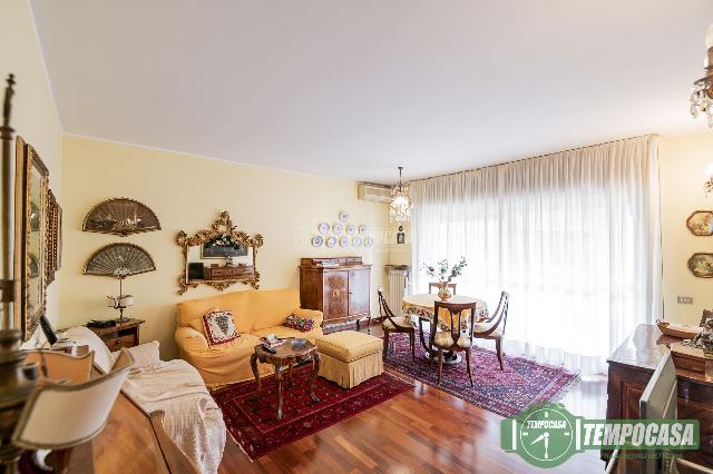 3-room flat in Via Carlo Jannozzi, San Donato Milanese - Photo 1