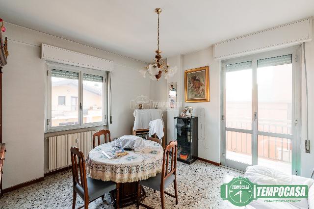 2-room flat in Via Brenta, San Donato Milanese - Photo 1