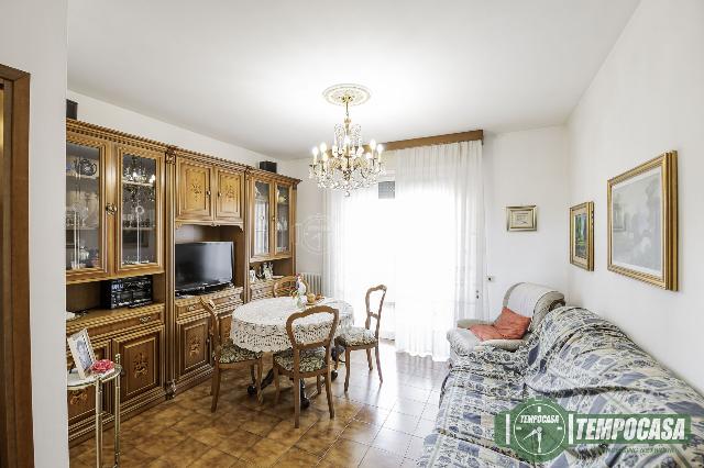 3-room flat in Via Enrico De Nicola 5/B, San Giuliano Milanese - Photo 1